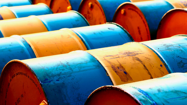 LLM 감사 로그 파이프라인 다이어그램(입력/스트리밍/S3/ SIEM)