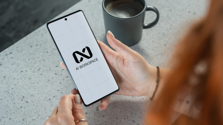 LLM 코드리뷰 파이프라인 다이어그램: PR 트리거 → CI → LLM → 체크런/코멘트